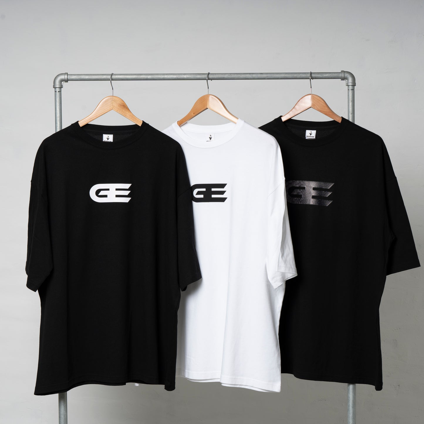 GINNIE BLACK SHORT SHIRT 003