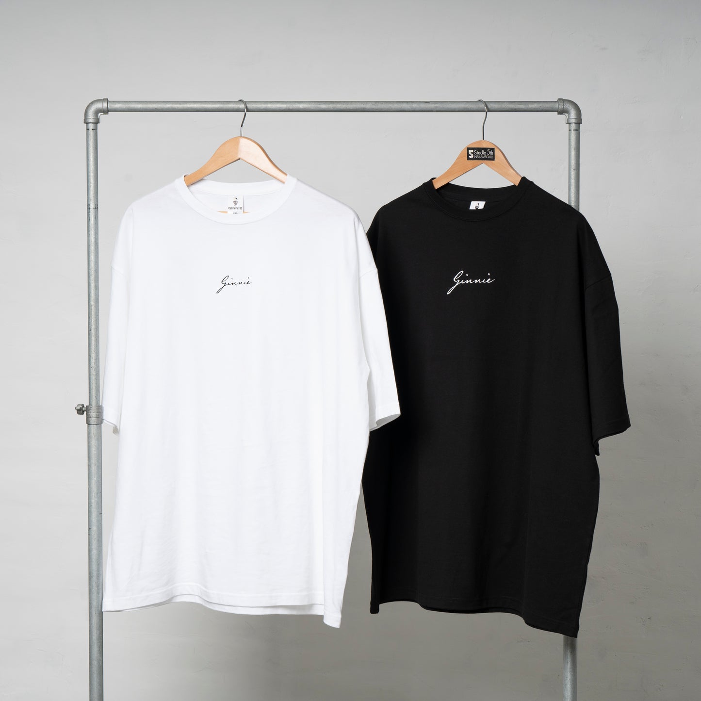 GINNIE BLACK SHORT SHIRT 002