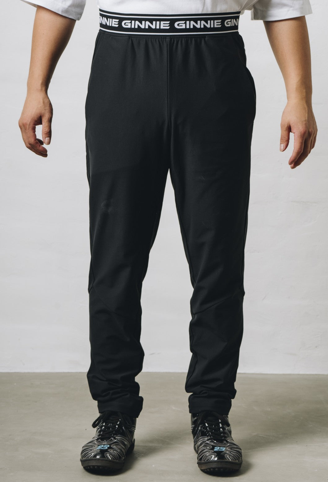 GINNIE BLACK JOGGER PANTS 001