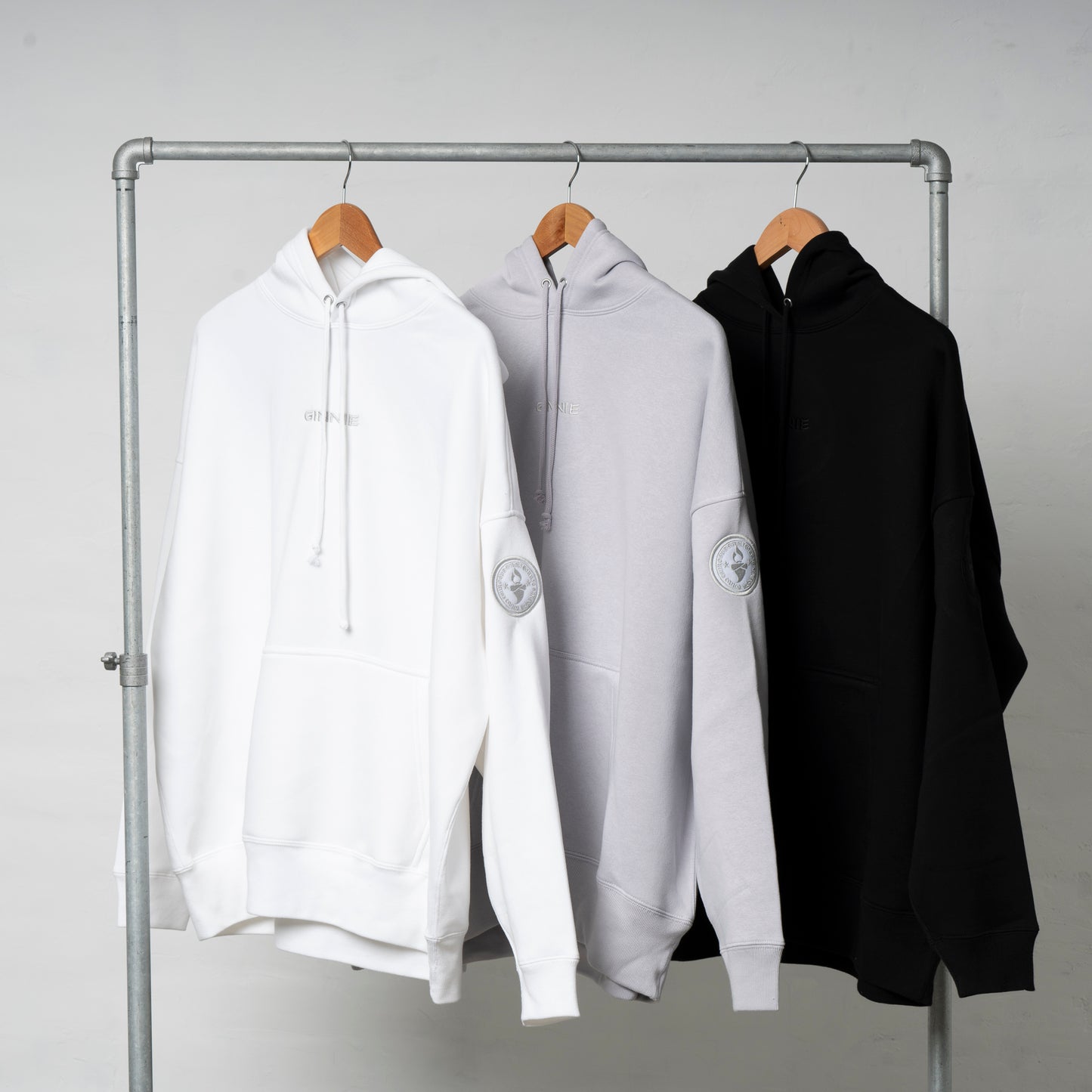 GINNIE BLACK HOODIE 002