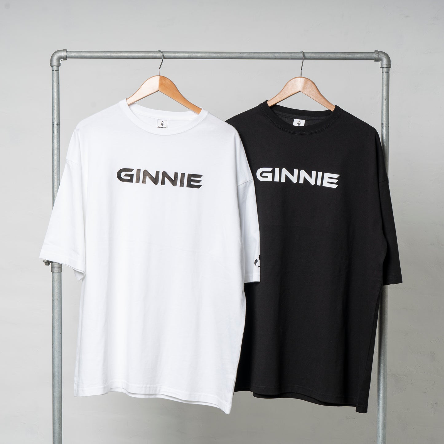 GINNIE BLACK SHORT SHIRT 001